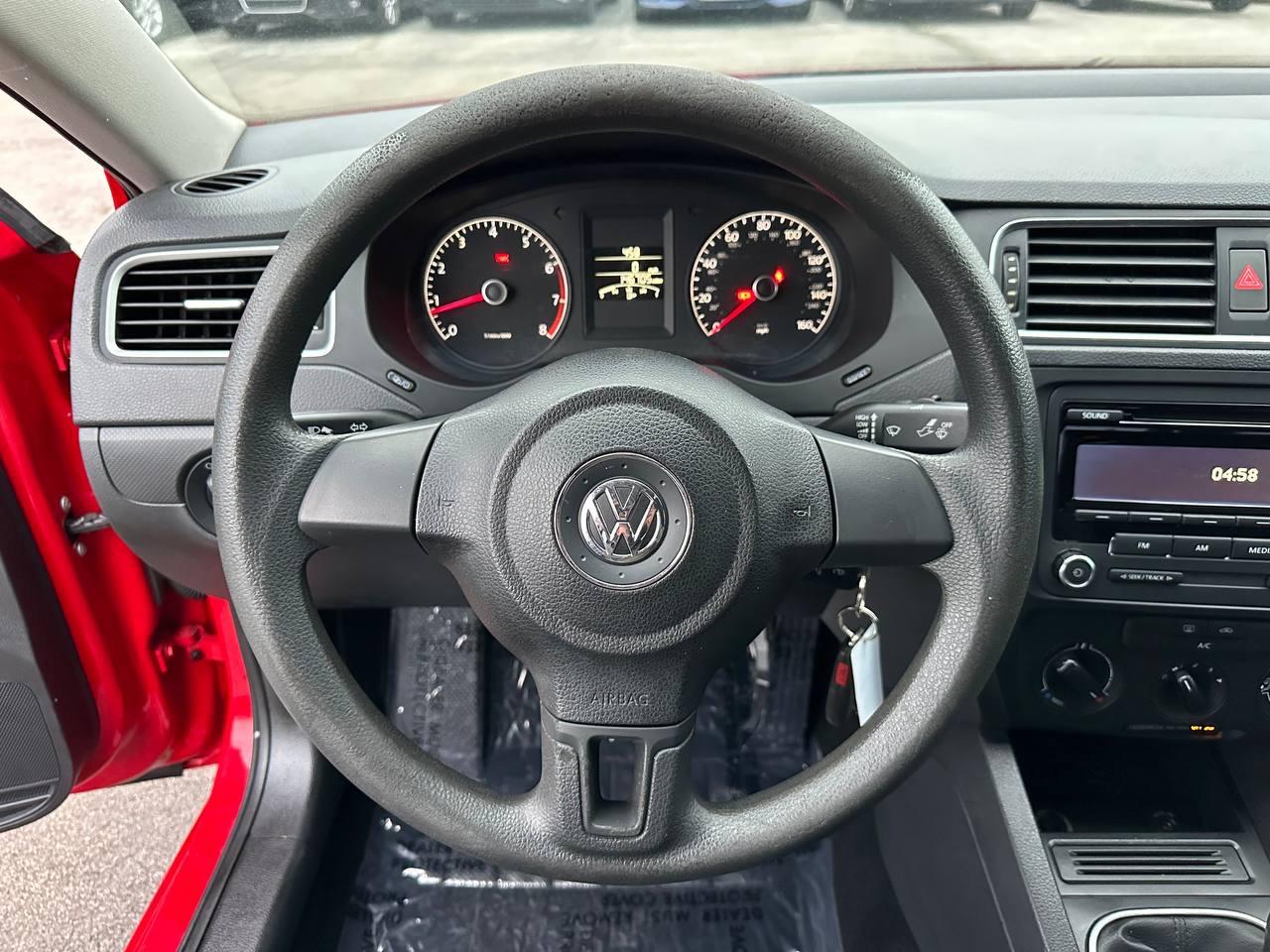 Volkswagen Jetta S 2014