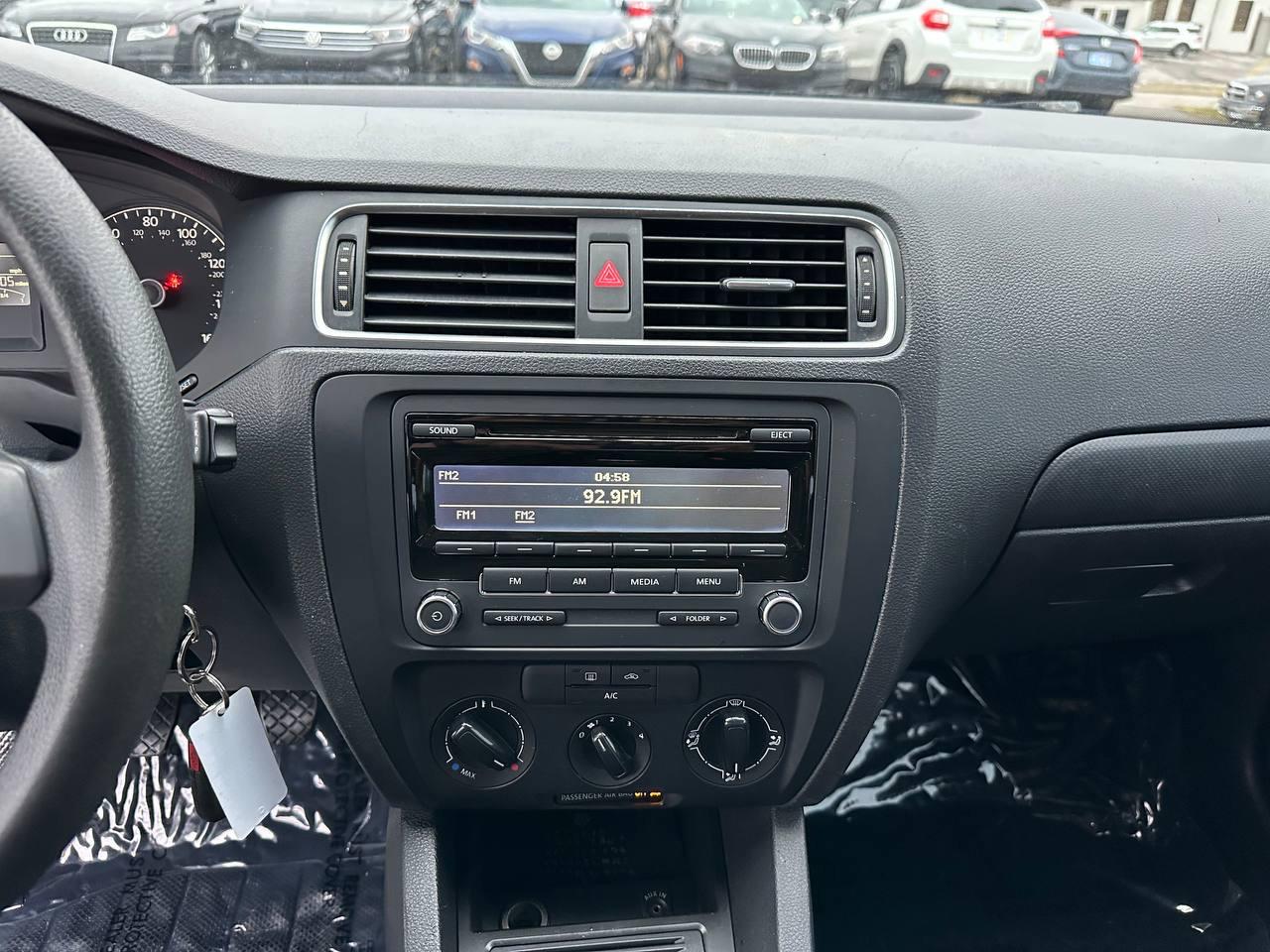 Volkswagen Jetta S 2014