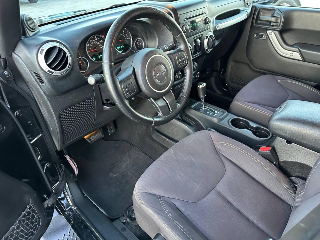 Jeep Wrangler Unlimited Sahara 4WD 2013