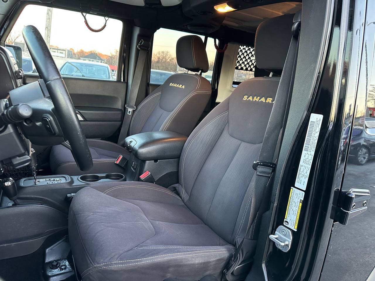 Jeep Wrangler Unlimited Sahara 4WD 2013