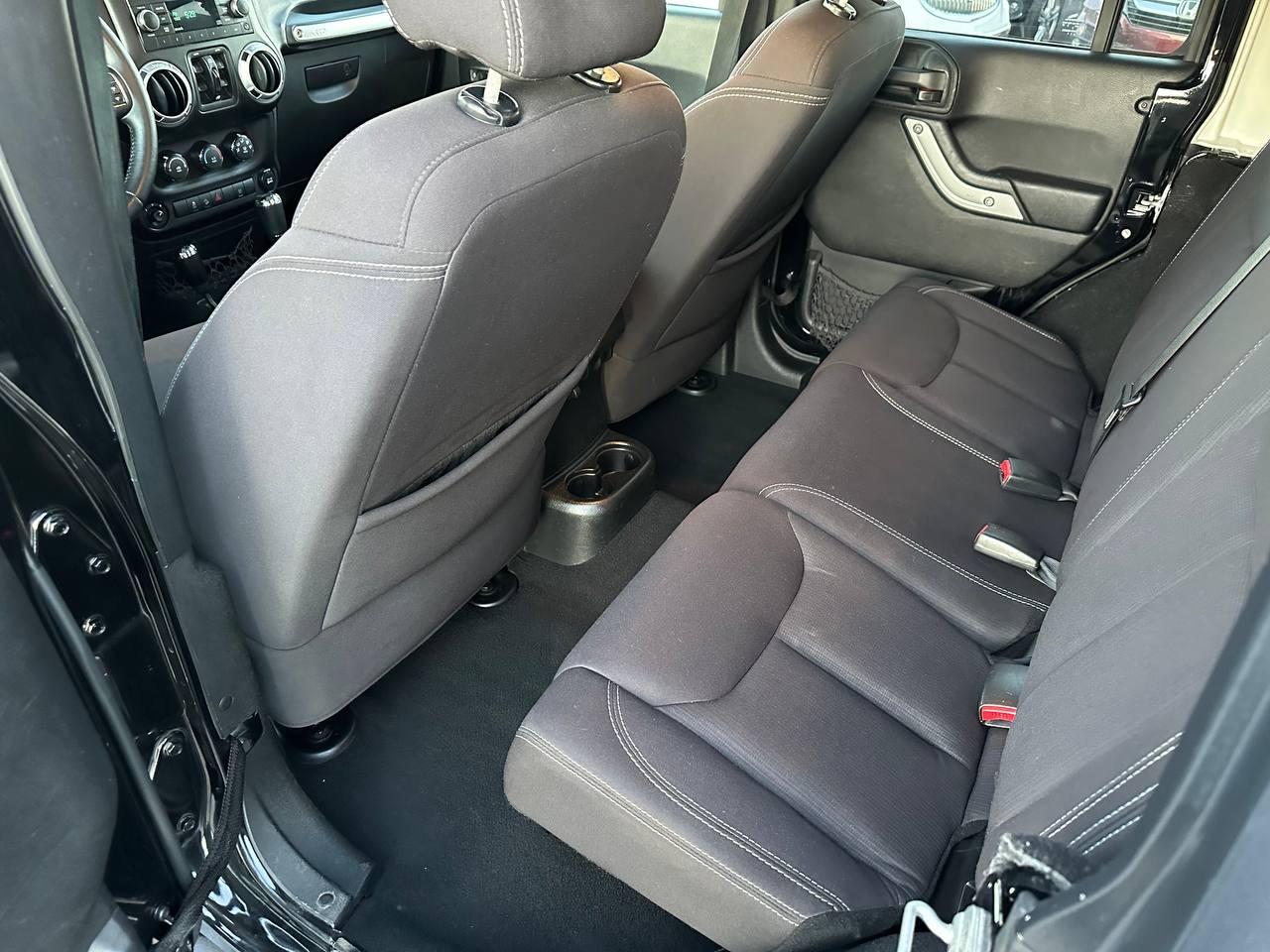 Jeep Wrangler Unlimited Sahara 4WD 2013