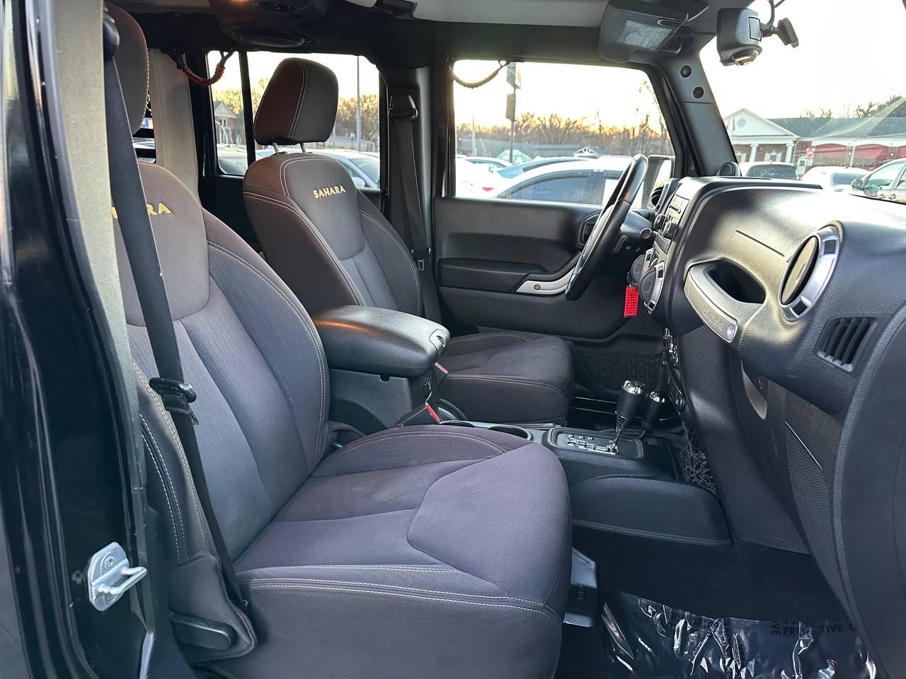 Jeep Wrangler Unlimited Sahara 4WD 2013