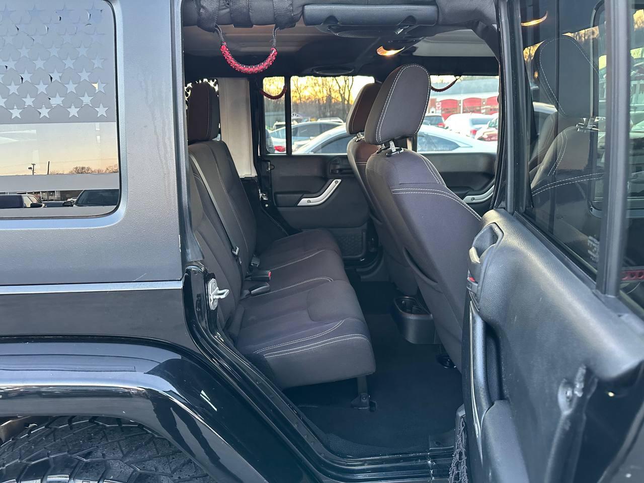 Jeep Wrangler Unlimited Sahara 4WD 2013