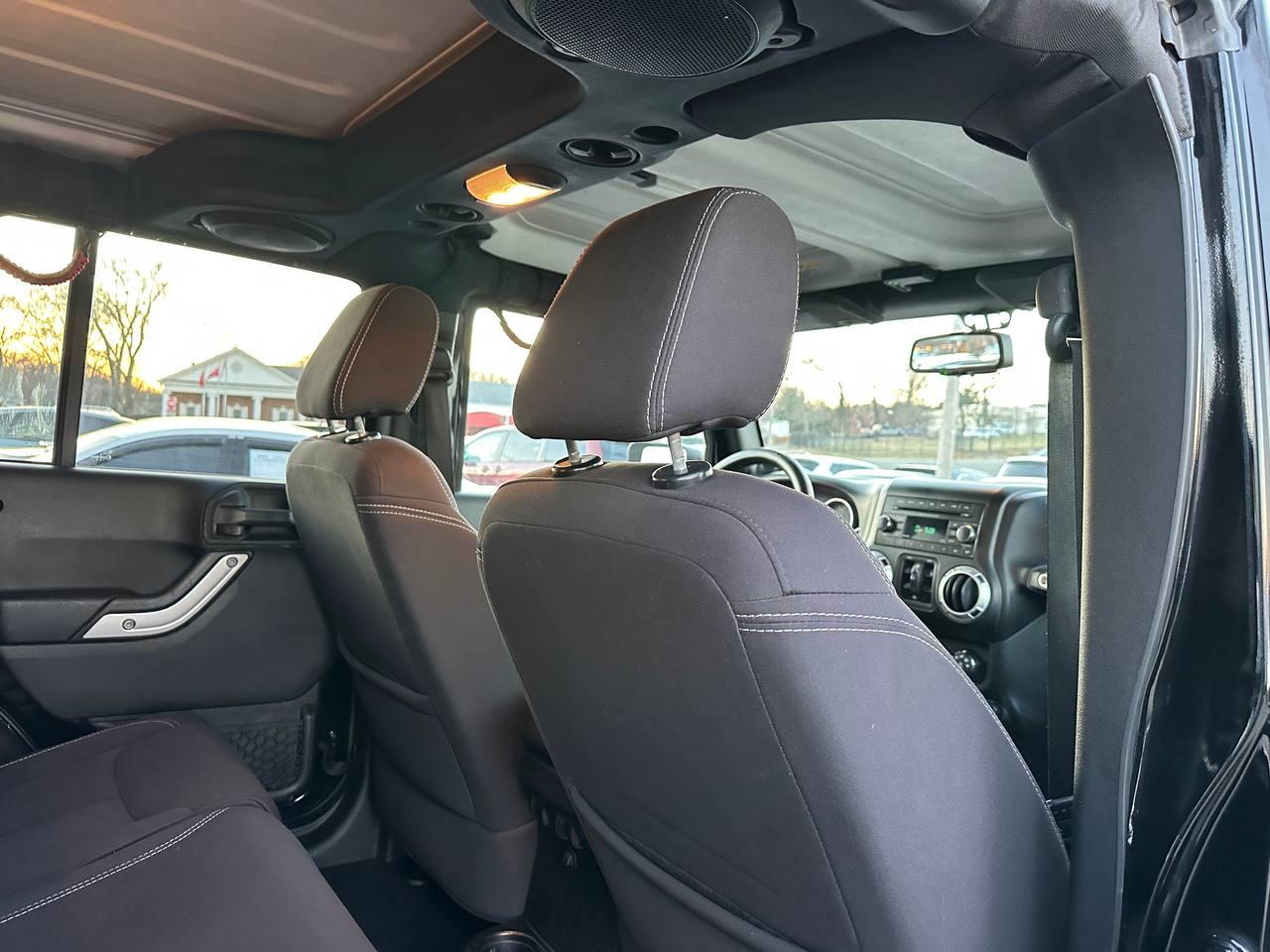 Jeep Wrangler Unlimited Sahara 4WD 2013