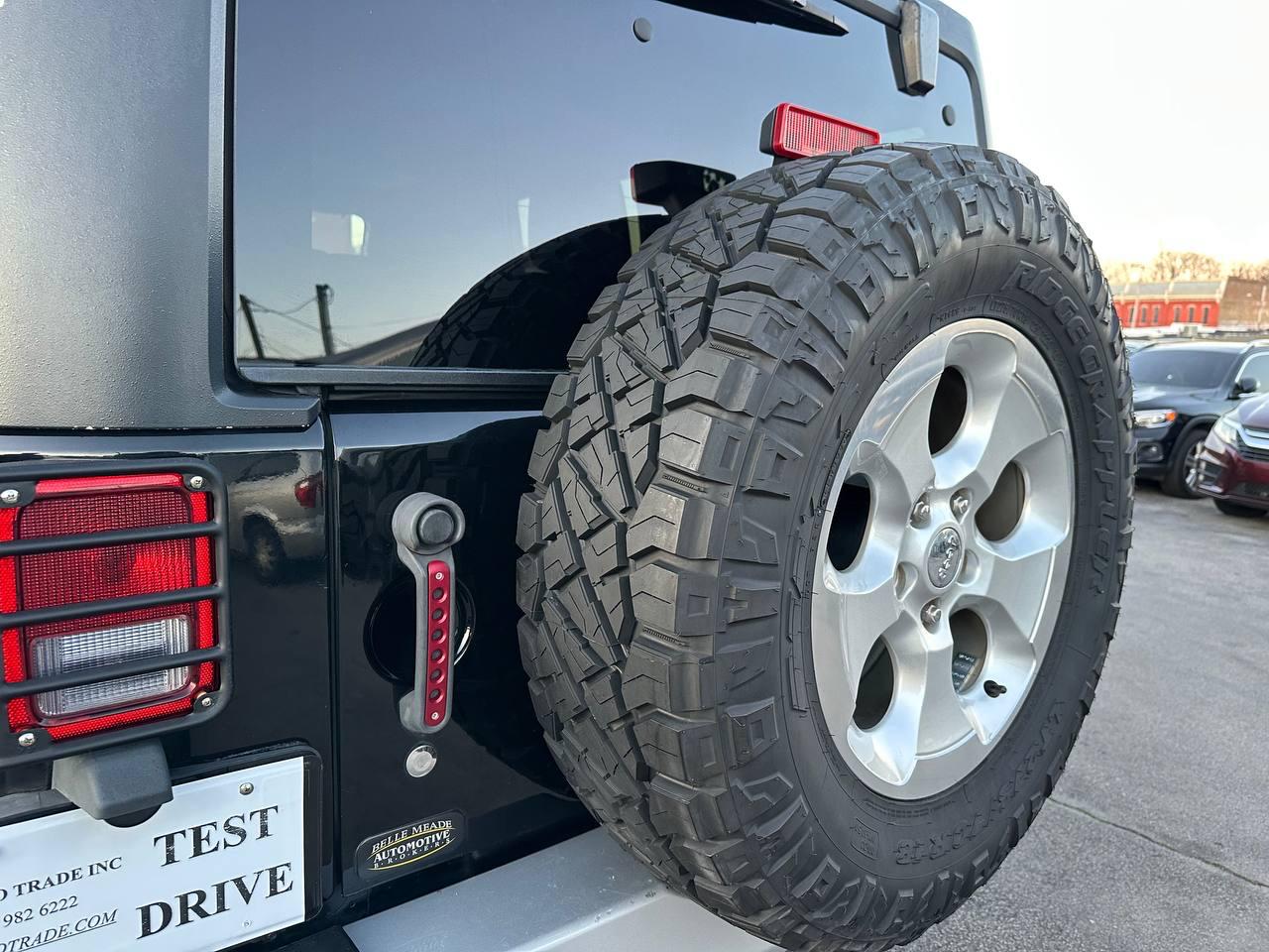 Jeep Wrangler Unlimited Sahara 4WD 2013