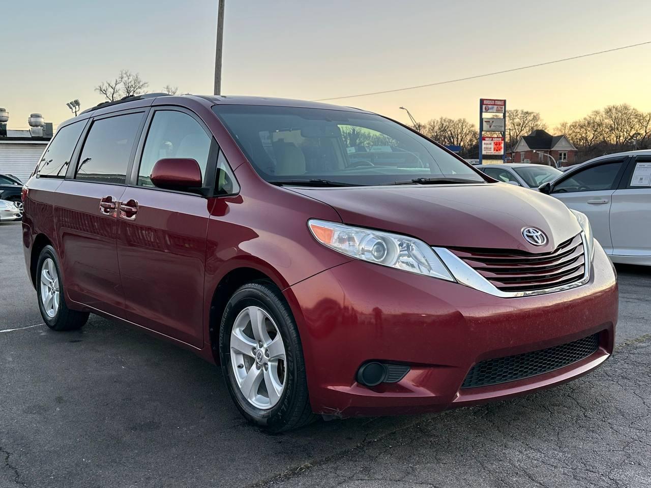 Toyota Sienna LE FWD 8-Passenger V6 2015