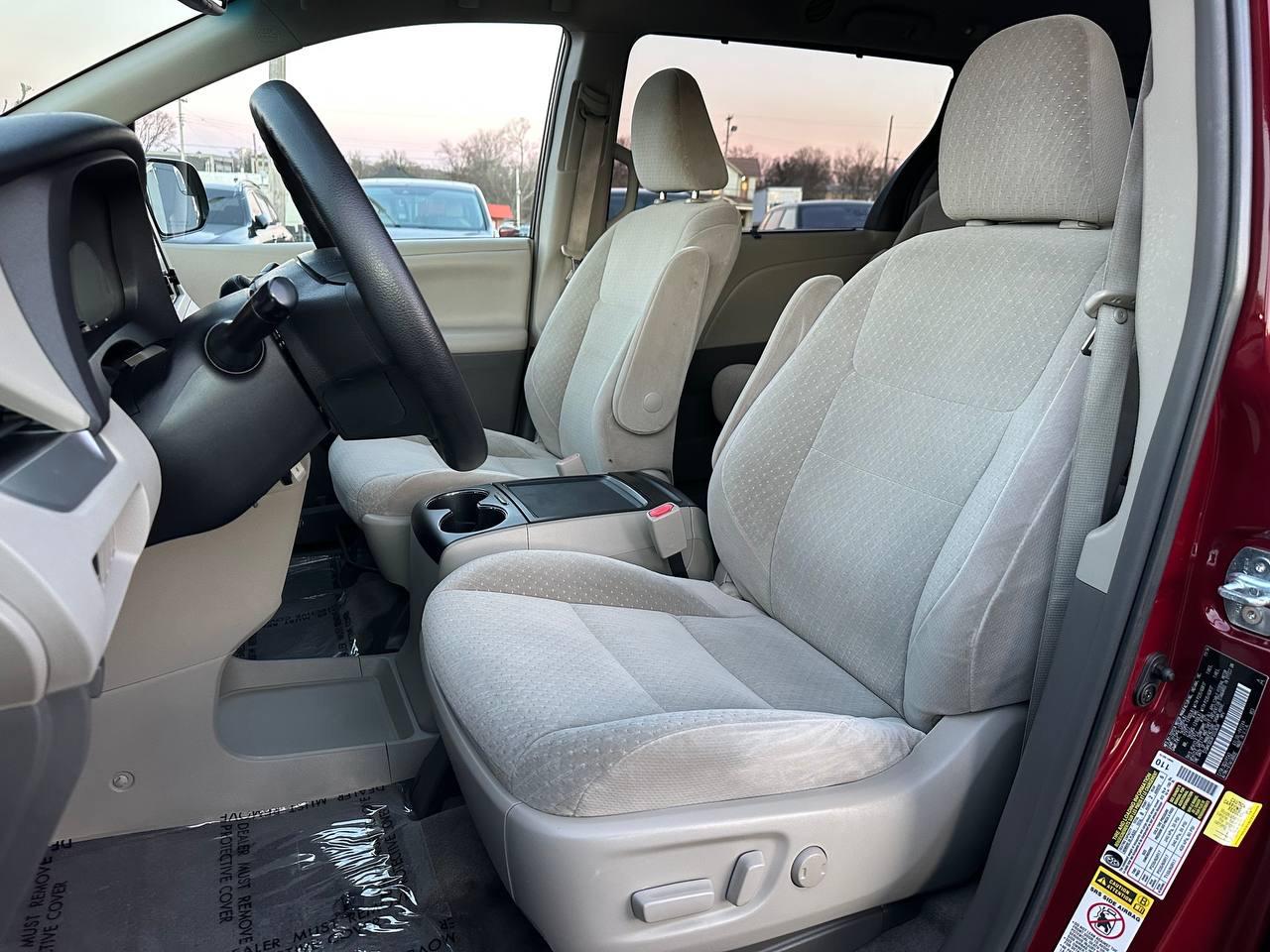 Toyota Sienna LE FWD 8-Passenger V6 2015