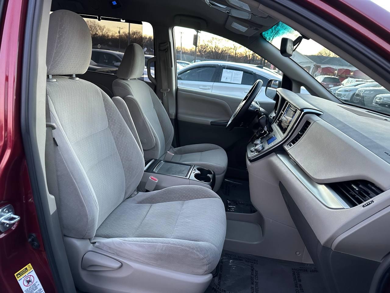 Toyota Sienna LE FWD 8-Passenger V6 2015
