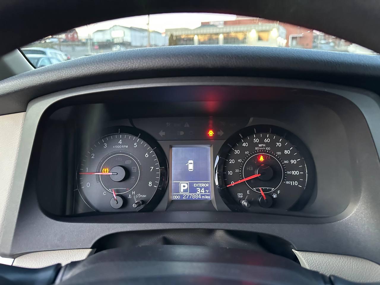 Toyota Sienna LE FWD 8-Passenger V6 2015