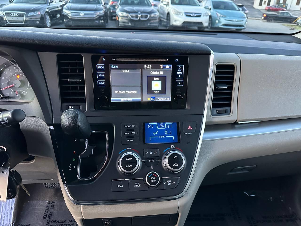 Toyota Sienna LE FWD 8-Passenger V6 2015