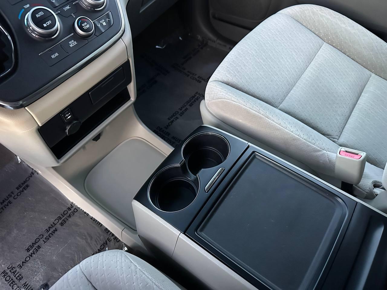 Toyota Sienna LE FWD 8-Passenger V6 2015