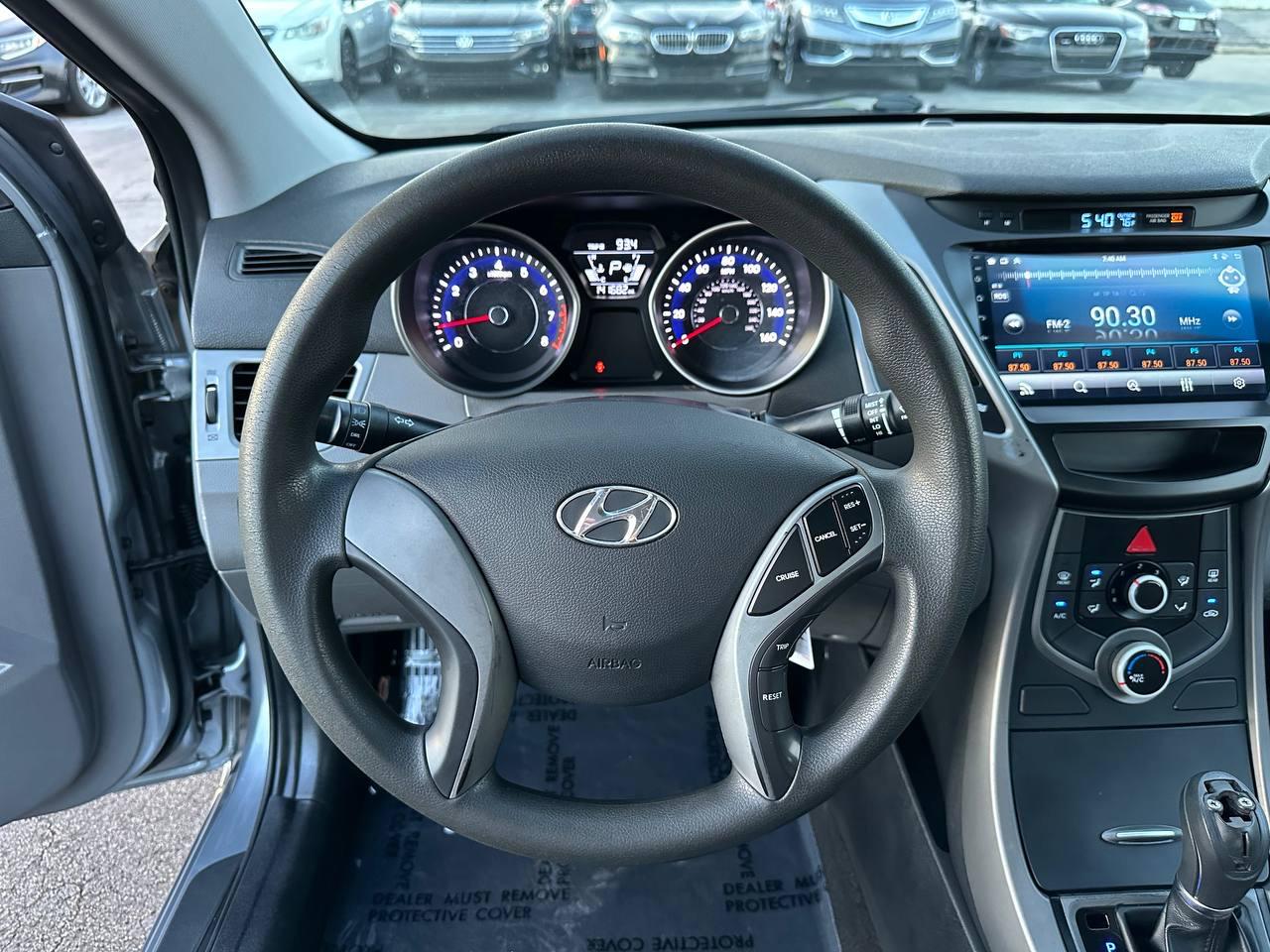 Hyundai Elantra SE 6AT 2016