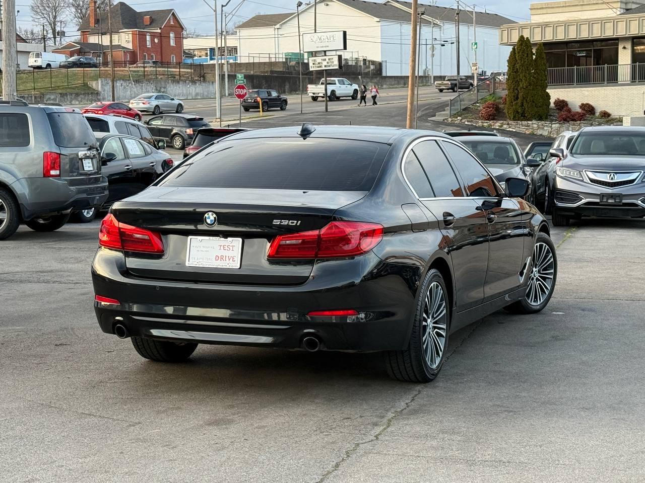 BMW 5-Series 530i 2019