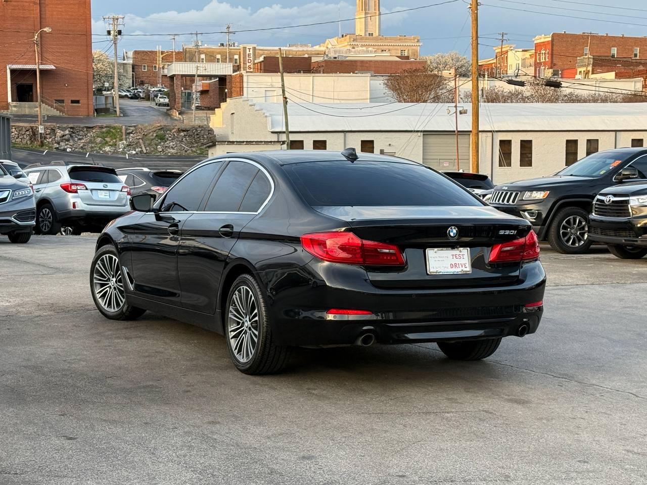 BMW 5-Series 530i 2019