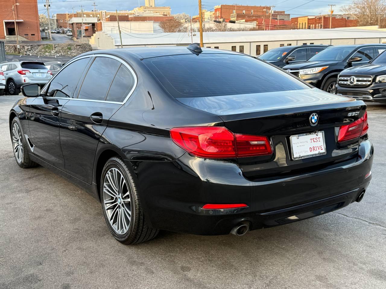 BMW 5-Series 530i 2019