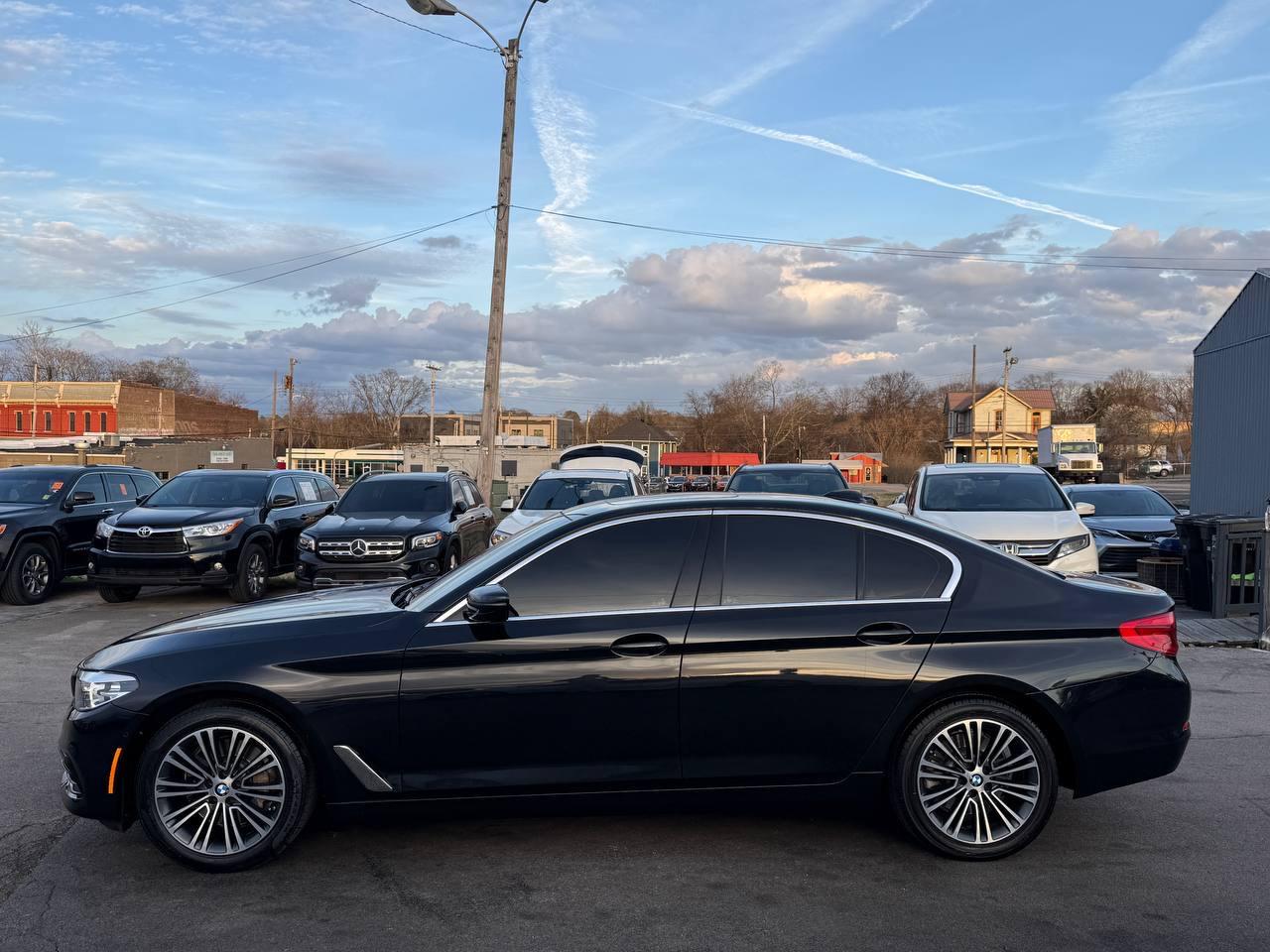 BMW 5-Series 530i 2019
