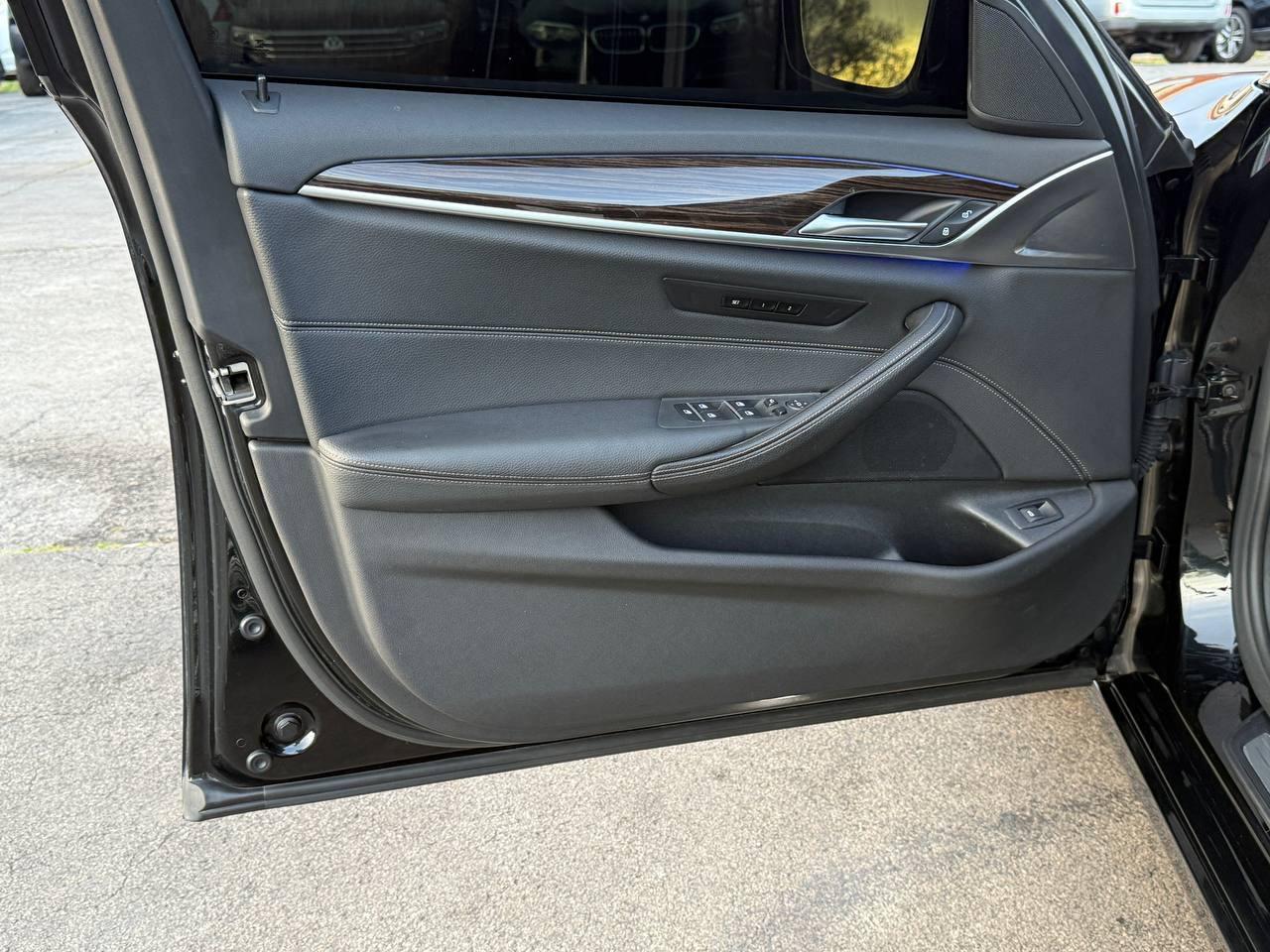 BMW 5-Series 530i 2019