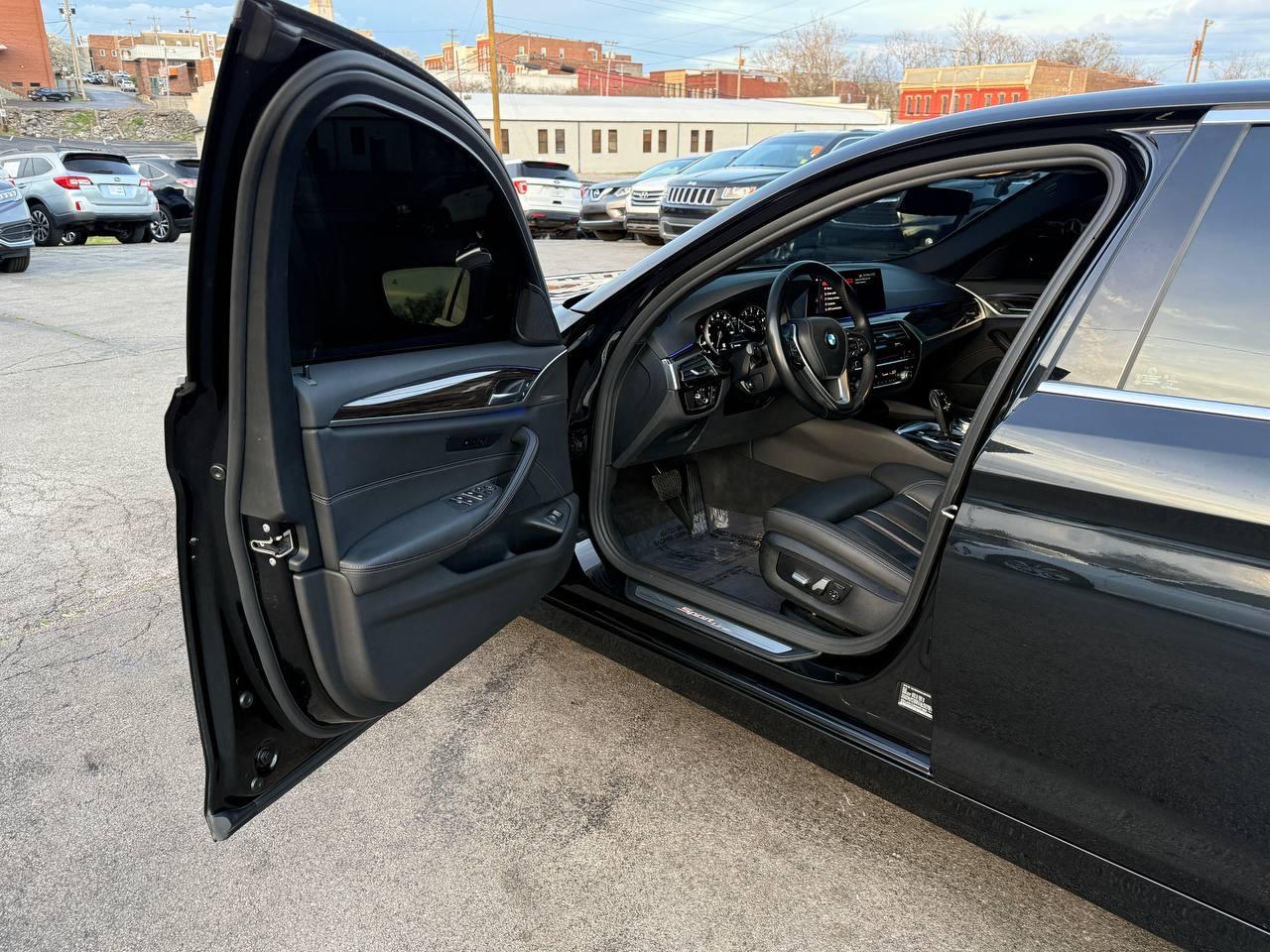 BMW 5-Series 530i 2019