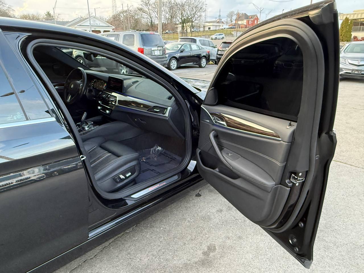 BMW 5-Series 530i 2019