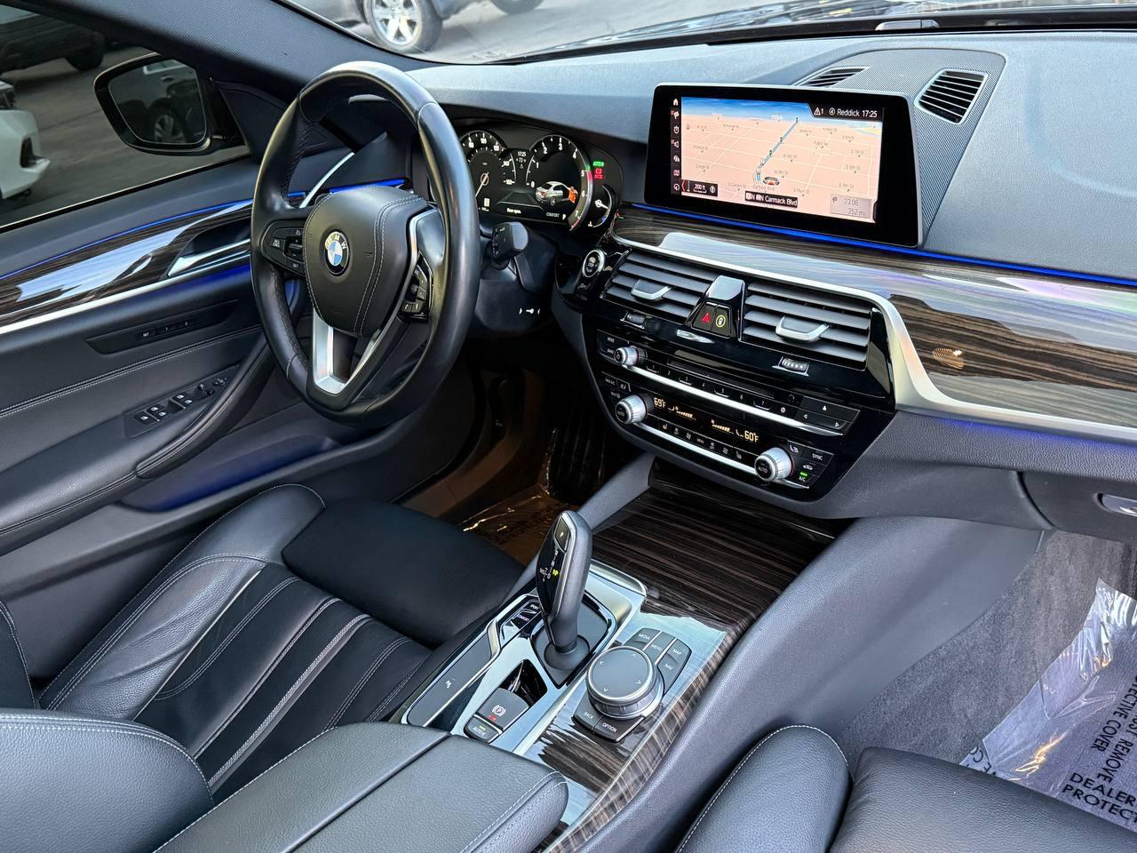 BMW 5-Series 530i 2019