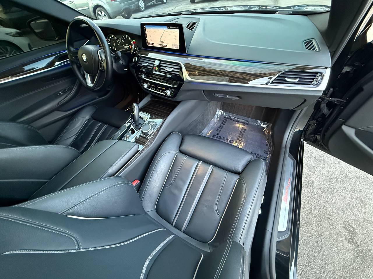 BMW 5-Series 530i 2019