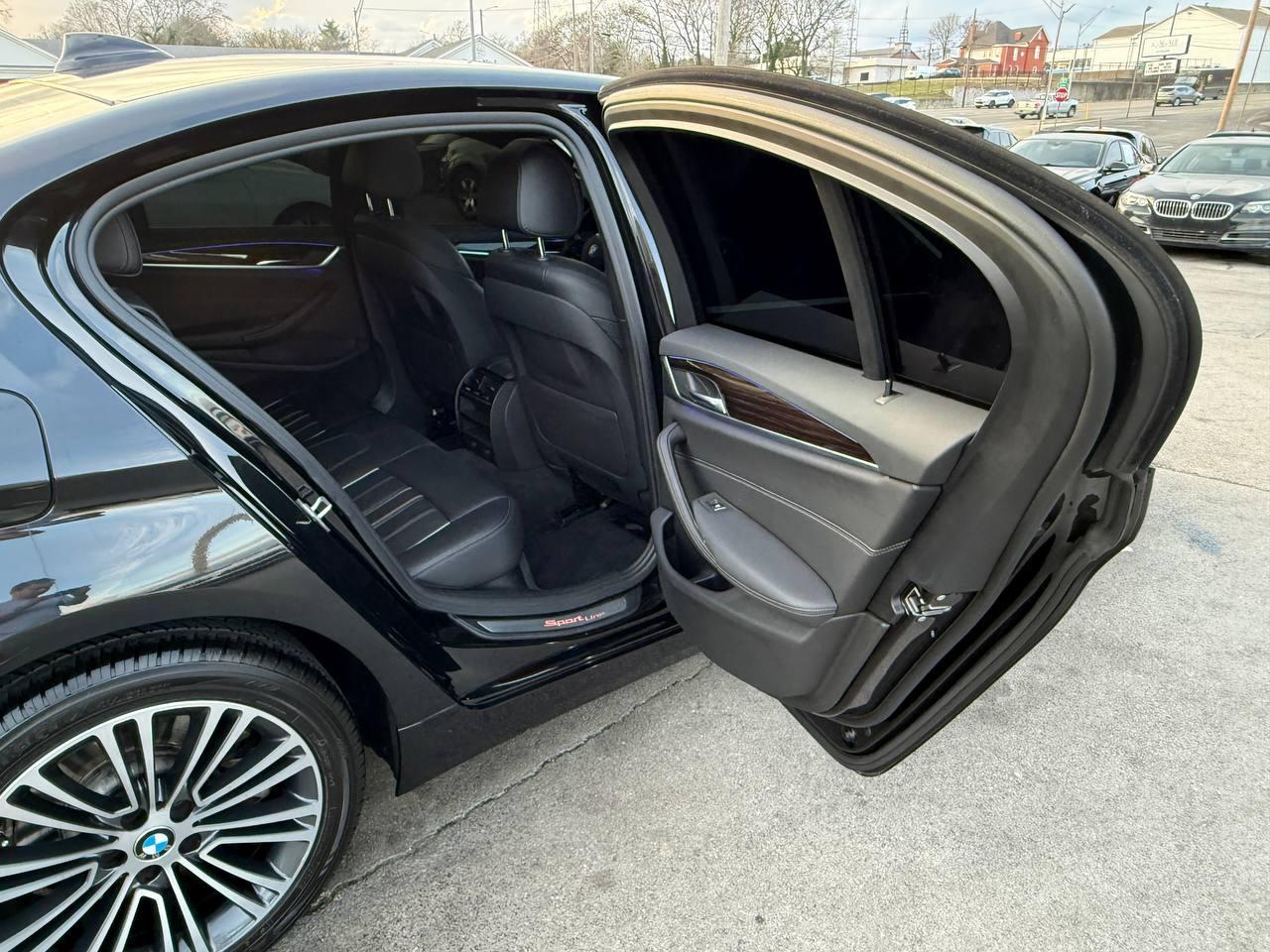 BMW 5-Series 530i 2019