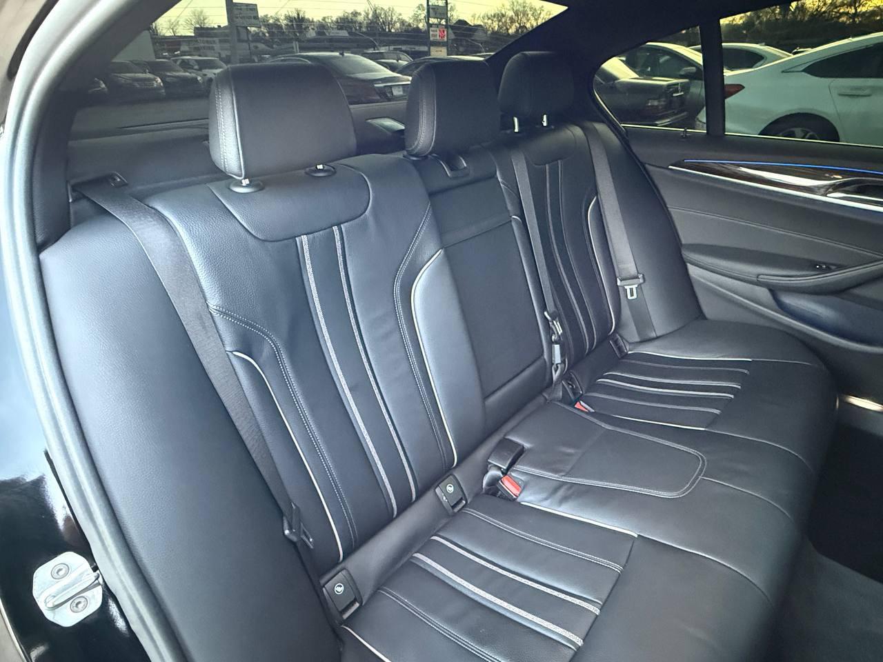 BMW 5-Series 530i 2019