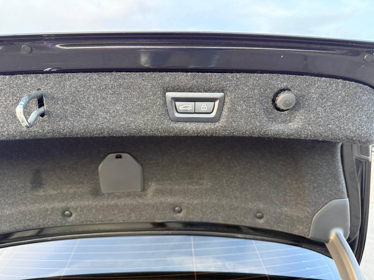 BMW 5-Series 530i 2019