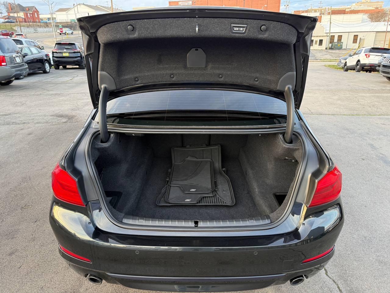 BMW 5-Series 530i 2019