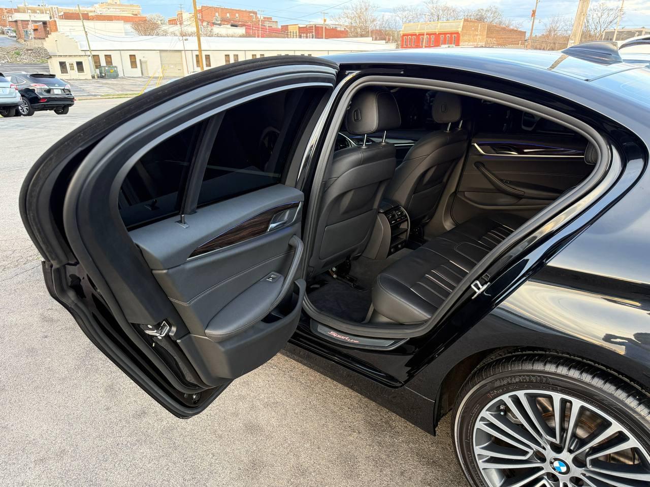 BMW 5-Series 530i 2019