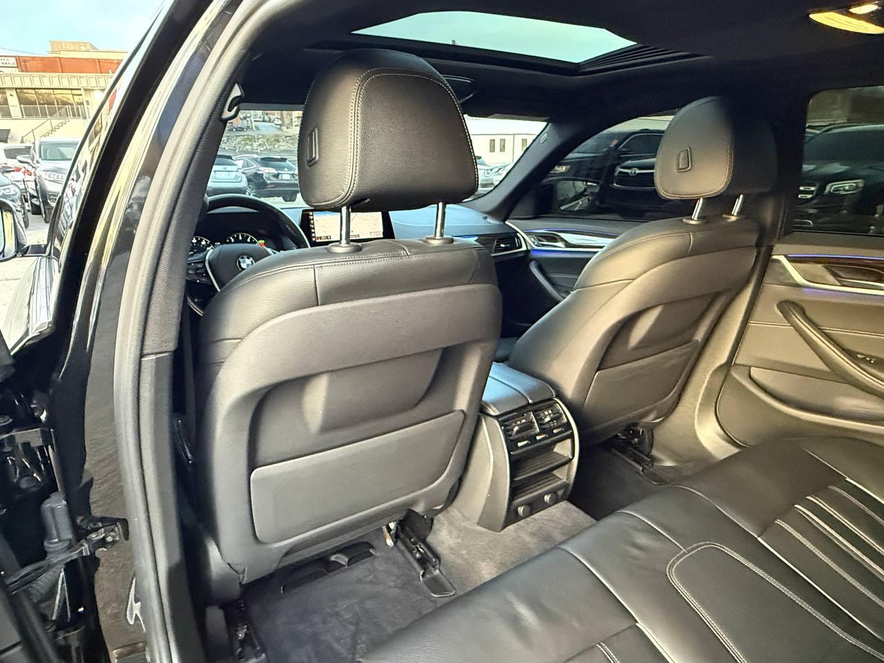 BMW 5-Series 530i 2019