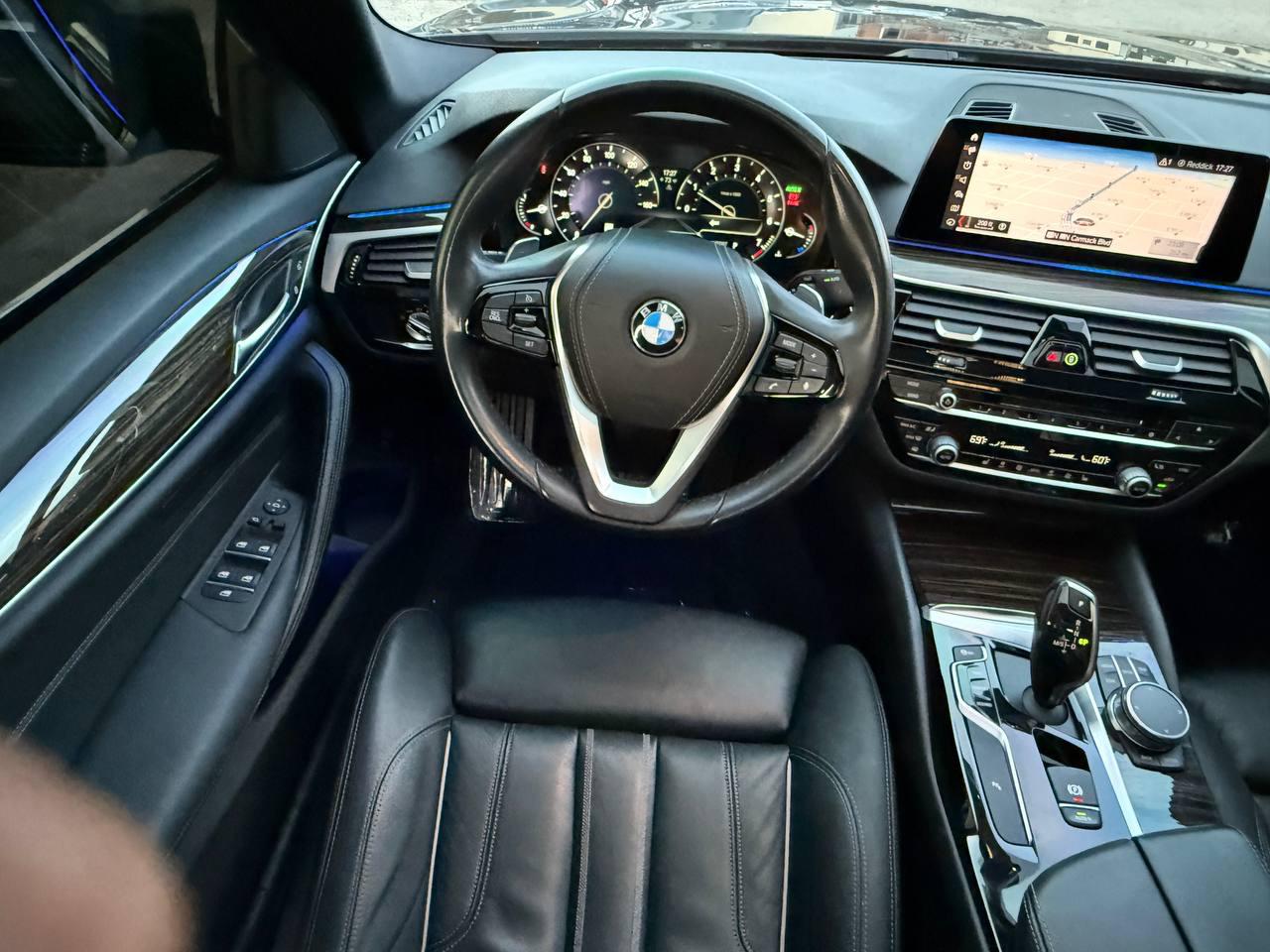 BMW 5-Series 530i 2019