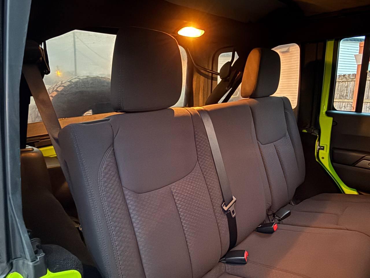 Jeep Wrangler Unlimited Sport 4WD 2013