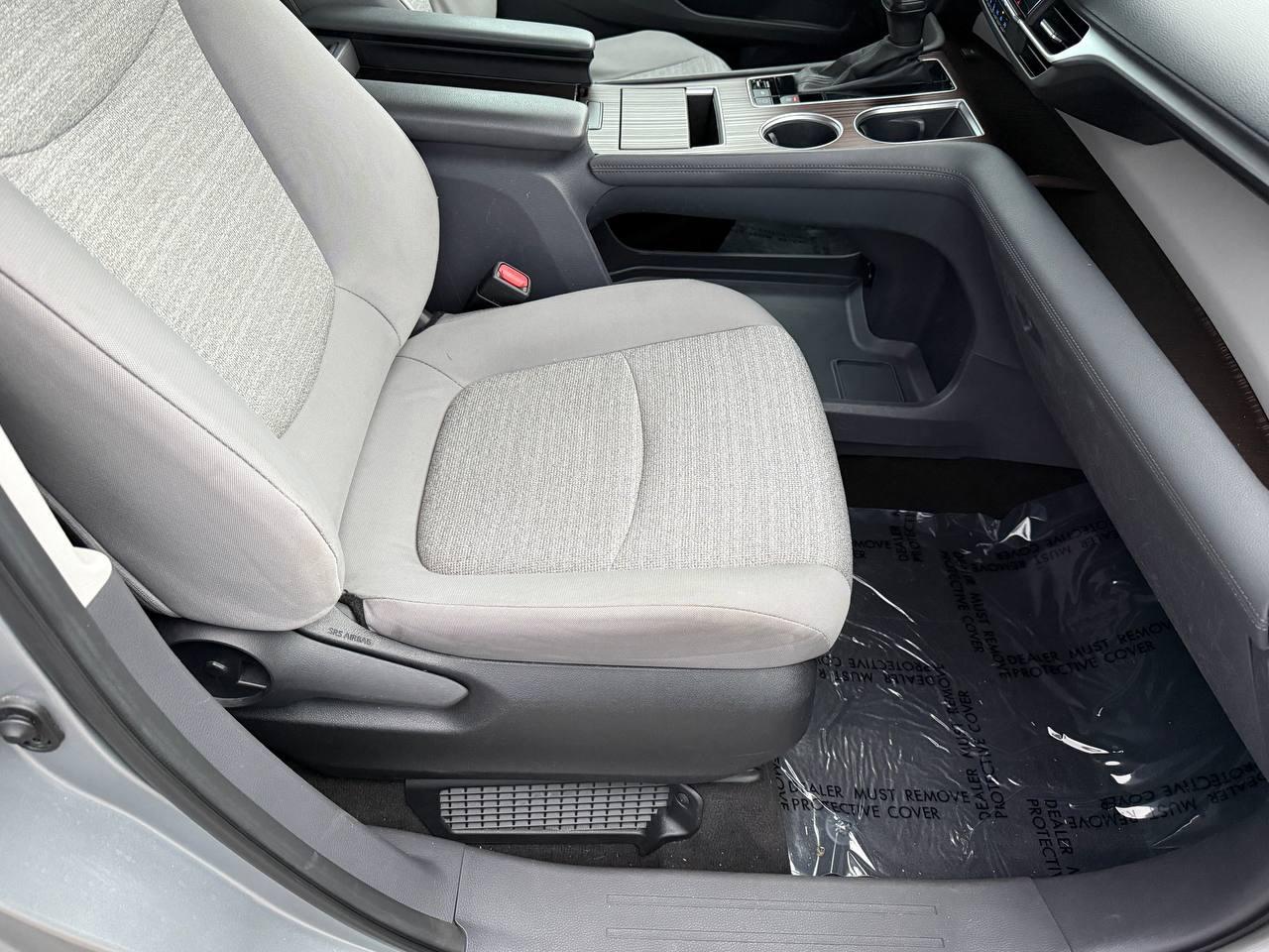 Toyota Sienna LE 8-Passenger 2023