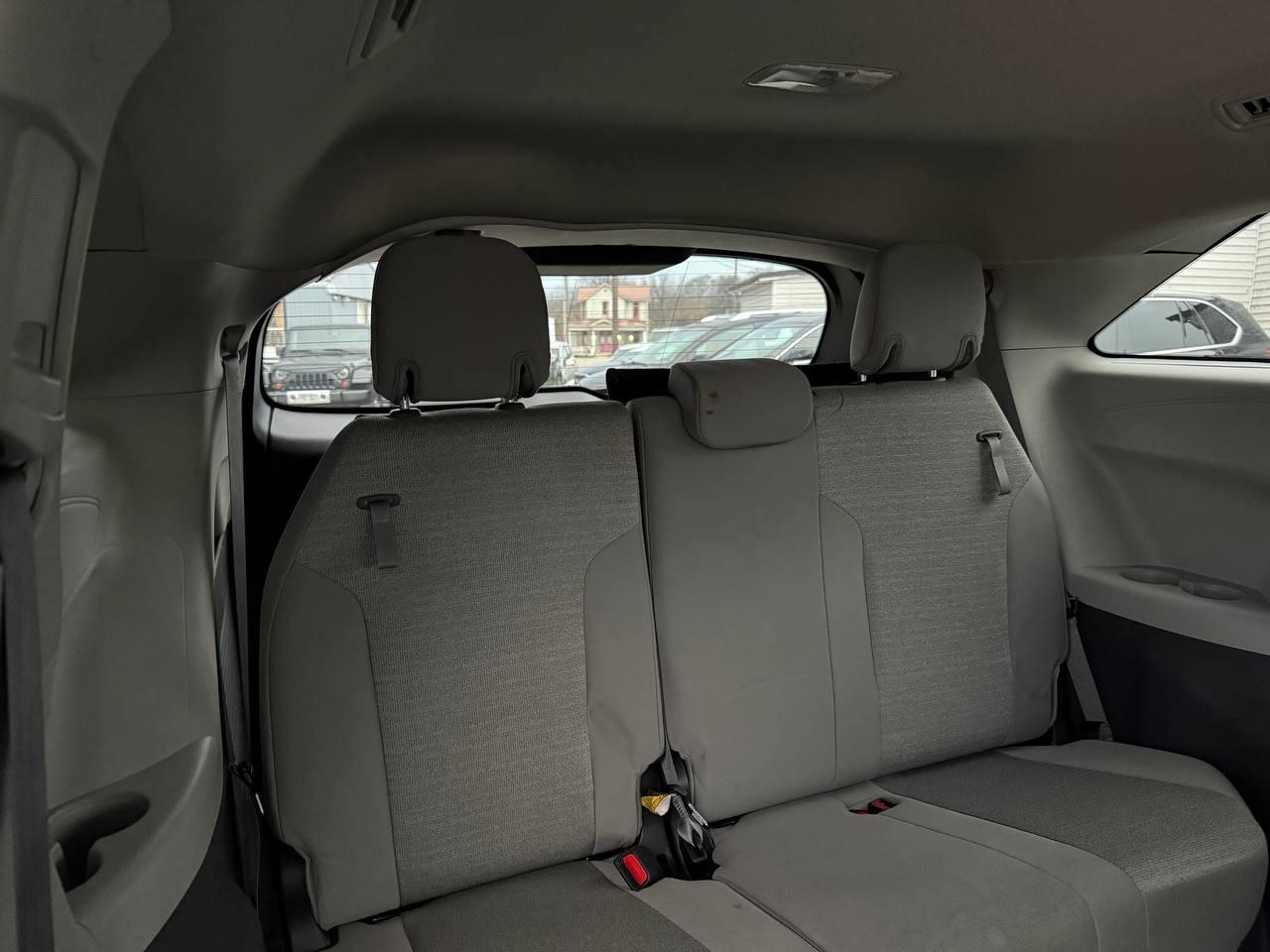 Toyota Sienna LE 8-Passenger 2023