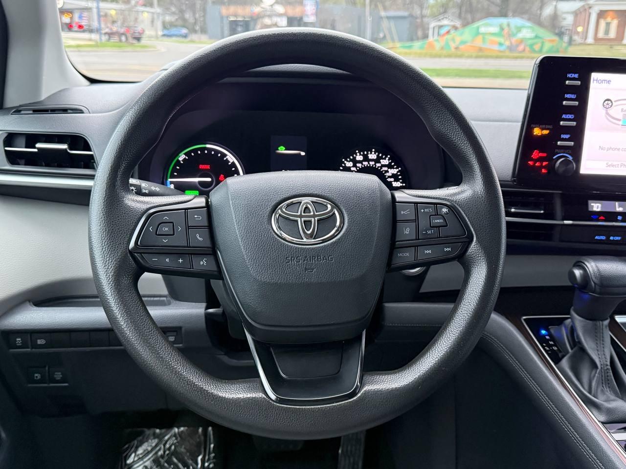 Toyota Sienna LE 8-Passenger 2023