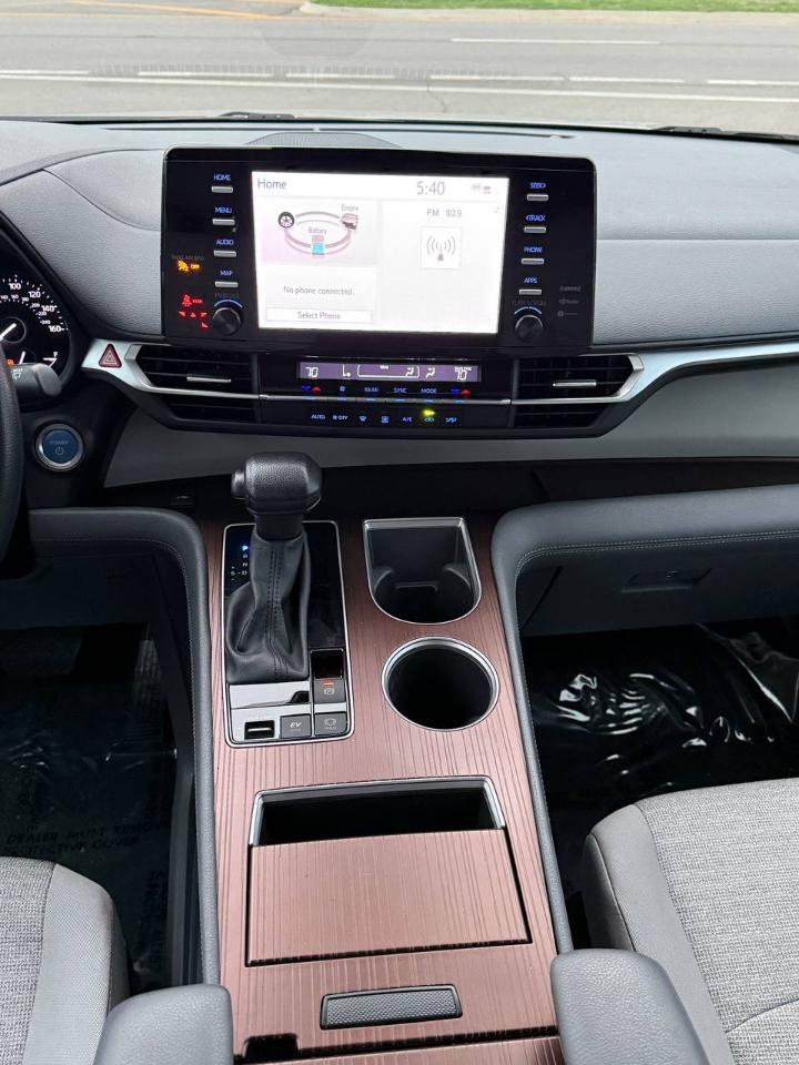 Toyota Sienna LE 8-Passenger 2023