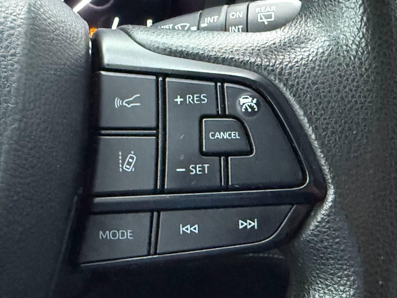 Toyota Sienna LE 8-Passenger 2023