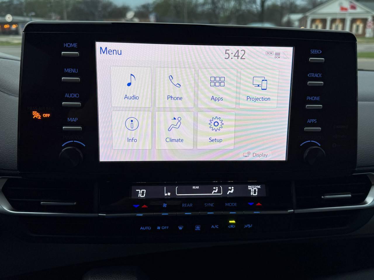 Toyota Sienna LE 8-Passenger 2023