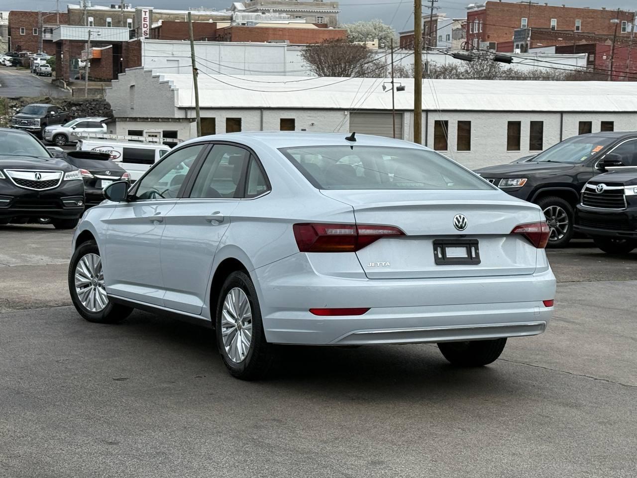 Volkswagen Jetta 1.4T S 6A 2019