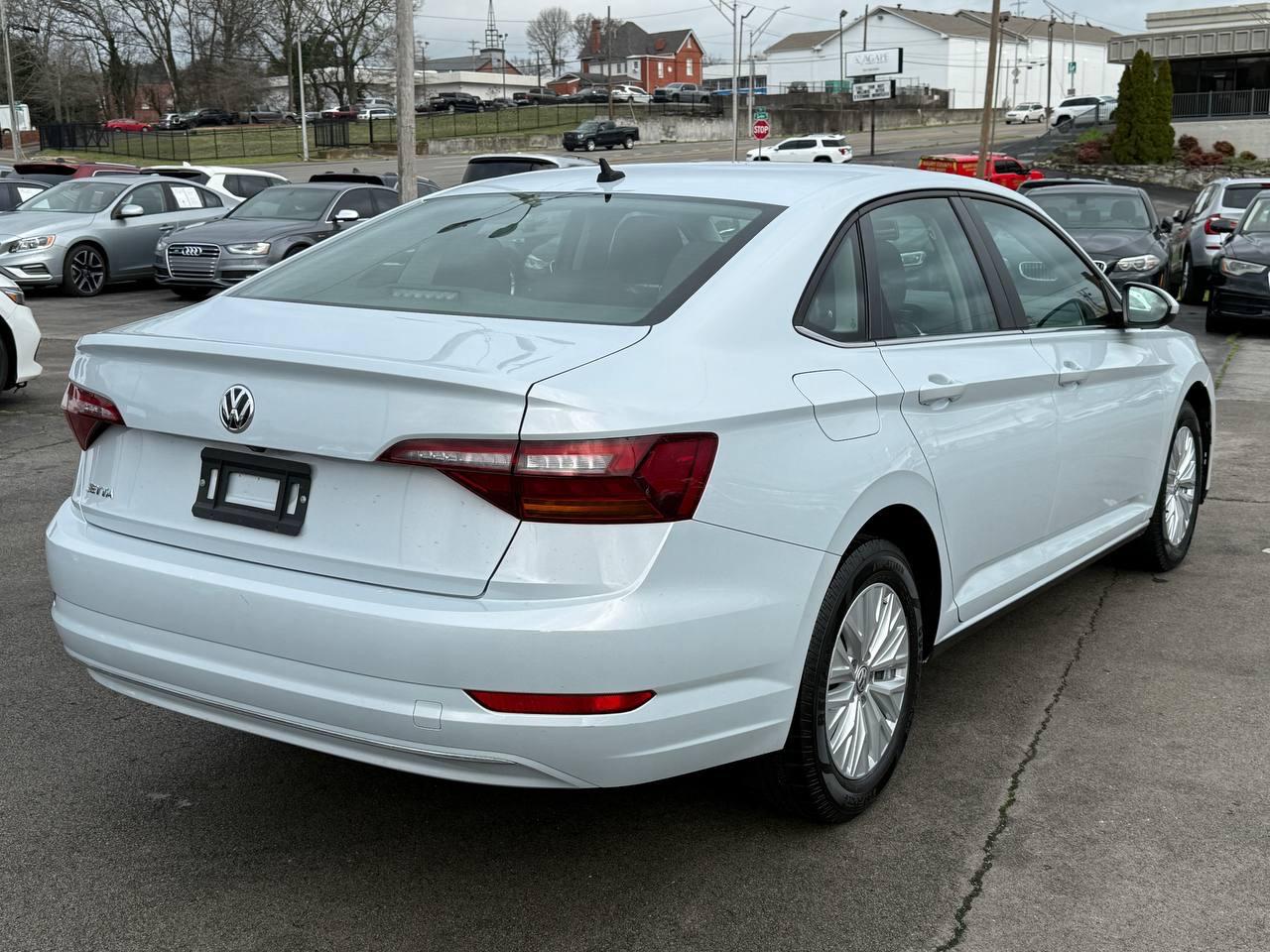 Volkswagen Jetta 1.4T S 6A 2019
