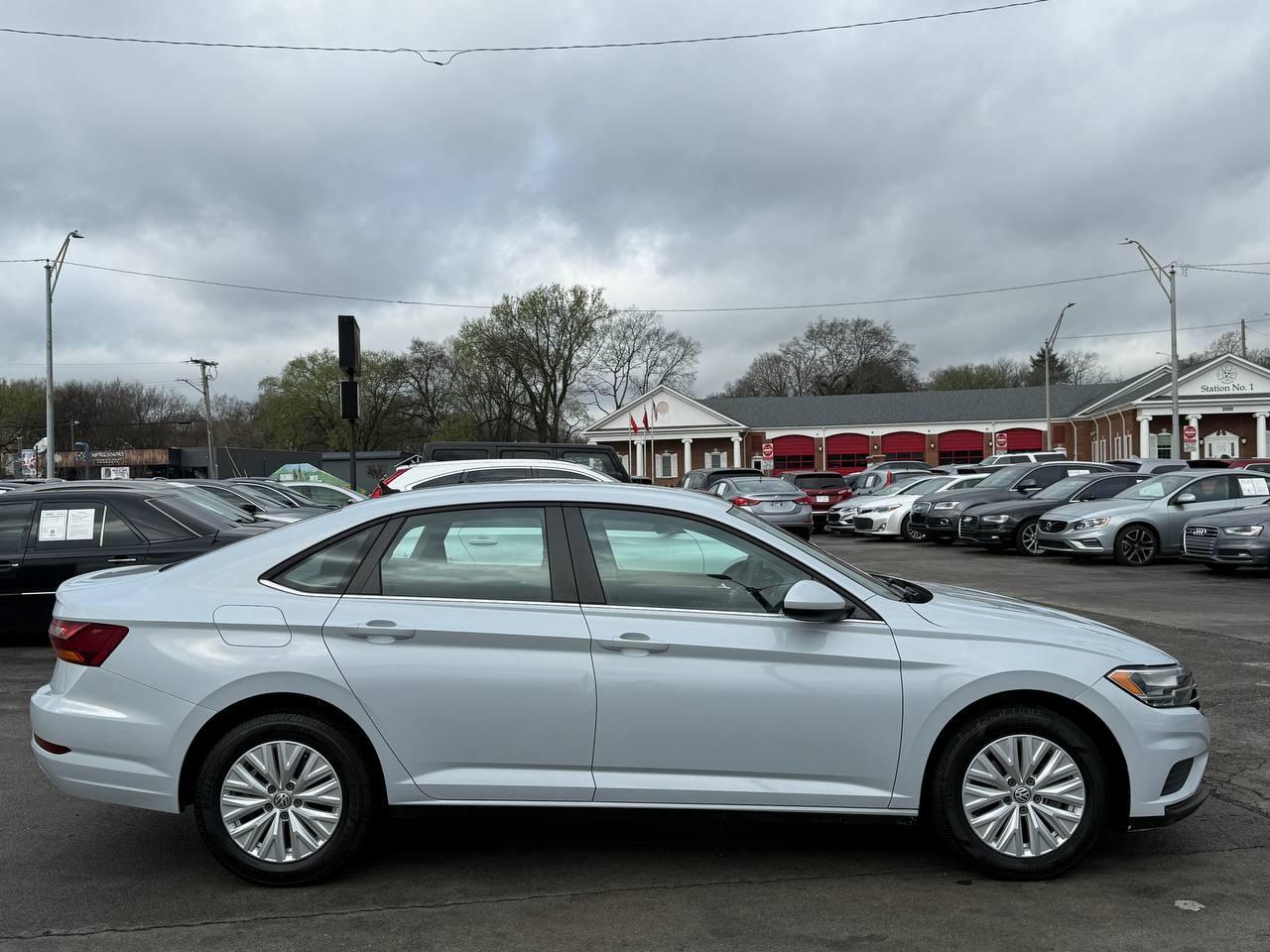 Volkswagen Jetta 1.4T S 6A 2019