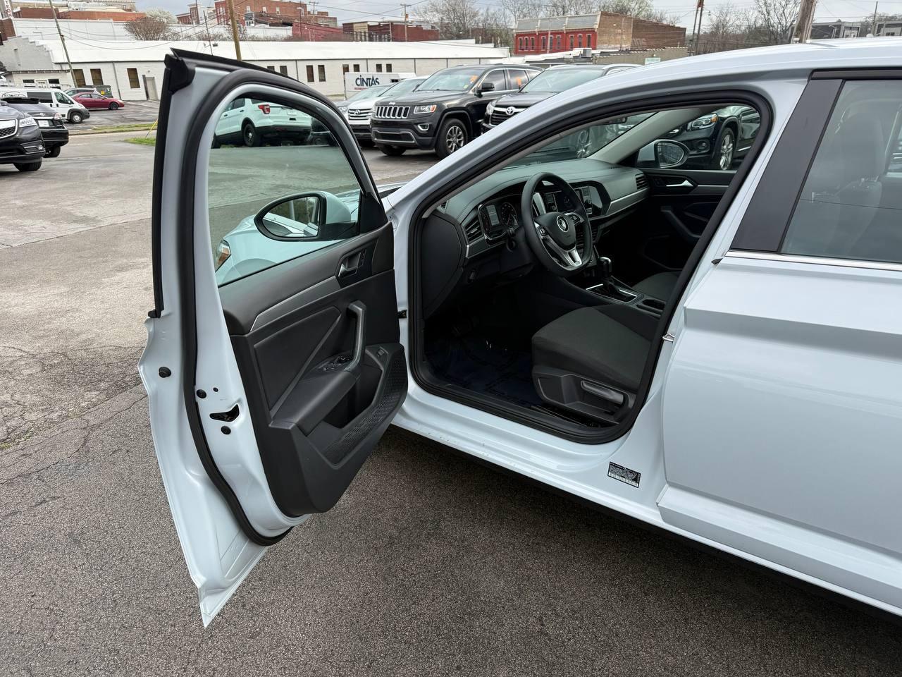 Volkswagen Jetta 1.4T S 6A 2019