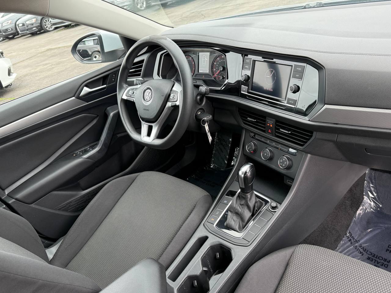 Volkswagen Jetta 1.4T S 6A 2019