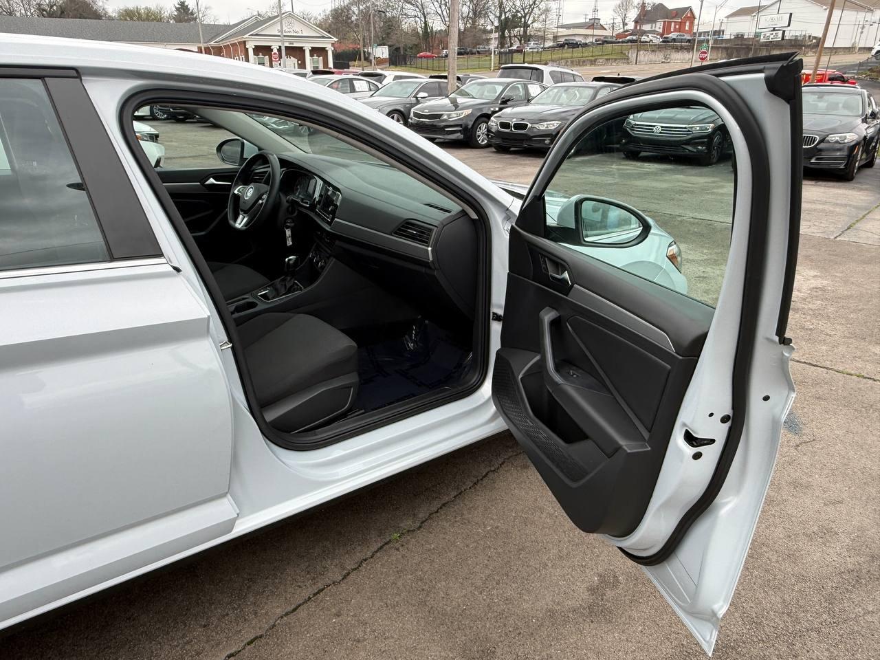 Volkswagen Jetta 1.4T S 6A 2019