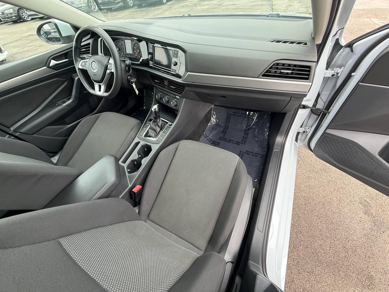 Volkswagen Jetta 1.4T S 6A 2019