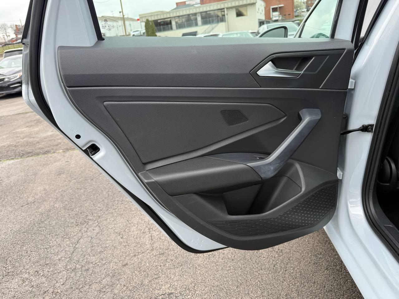 Volkswagen Jetta 1.4T S 6A 2019