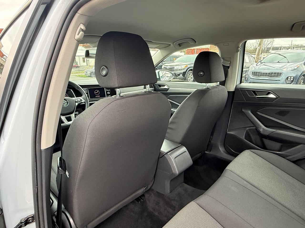 Volkswagen Jetta 1.4T S 6A 2019