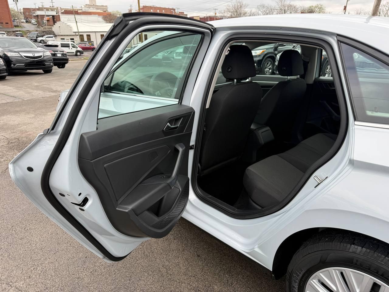 Volkswagen Jetta 1.4T S 6A 2019