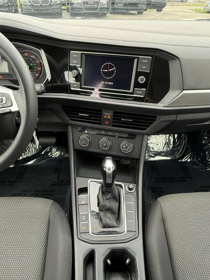 Volkswagen Jetta 1.4T S 6A 2019